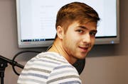 Er zählt auch zu jenen EVZ-Spielern, welche die Combox-Nachrichten für die Fans gesprochen haben: Lino Martschini.