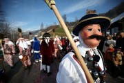 Die traditionellen Tiroler zu Besuch aus Oberägeri. (Bild Christof Borner-Keller/Neue ZZ)