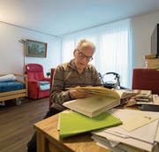 Alois Perroulaz freut sich über sein neues Zimmer im Betagtenzentrum Alp. (Bild: Dominik Wunderli (Emmen, 24. Februar 2018))