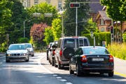 Die Autofahrer sollen das Loch in der Kantonskasse mittels höheren Steuern stopfen. (Bild: Philipp Schmidli / Neue LZ)