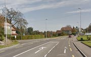 Hier im Gebiet Oberschachen auf der Adligenswilerstrasse in Ebikon lag der Rennvelofahrer bewusstlos am Boden (Symbolbild). (Bild: Google Maps)