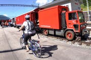 Die Matterhorn-Gotthard-Bahn hat eine ganze Flotte neuer Rettungswagen in Betrieb genommen. (Bild: Urs Hanhart / Neue UZ)
