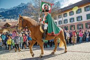 Prägende Figur der Landfasnacht: Hirsmändigbote Guido Bucher in Flühli. (Bild: Philipp Schmidli (27. Februar 2017))