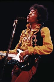 Legionen von Gitarristen eifern ihm noch immer nach: Jimi Hendrix (1942–1970). (Bild: Sony Music)