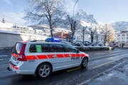 Ein Polizeiauto im Kanton Schwyz im Einsatz. (Bild: Geri Holdener)