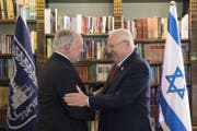 Treffen mit dem israelischen Staatspräsidenten Reuven Rivlin. (Bild: Anthony Anex / Keystone)