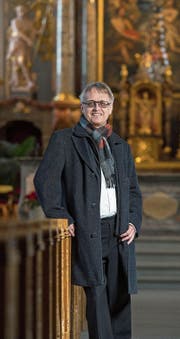 Pfarrer Roland Häfliger (53), neuer Domherr des Bistums Basel, in der Pfarrkirche St. Martin.Bild: Dominik Wunderli (Hochdorf, 15. Februar 2017)