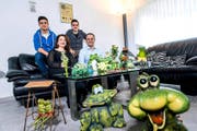 Der neue Wey-Zunftmeister Giulio Capasso mit seiner Frau Milena und den beiden Söhnen Marco (links) und Jan. (Bild Roger Grütter)