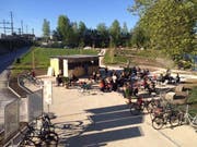 Die Sommerbar «Nordpol» auf der Reussinsel hat am Samstag eröffnet. (Bild: PD (05.05.2017))