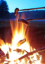Aufgepasst beim Bräteln im Wald oder am Waldrand: Es herrscht Brandgefahr. (Bild: Getty)