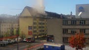Dachstockbrand an der Tribschenstrasse in Luzern. (Bild: Leserbild)
