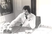 Bert Schnüriger, 1979 am Redaktionspult der «Schwyzer Zeitung». (Bild: Neue SZ)