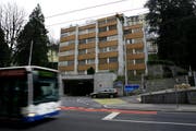 Das ehemalige Personalhaus des Hotels Palace an der Haldenstrasse 41 sollen neu Studenten bewohnen. (Bild Chris Iseli/Neue LZ)