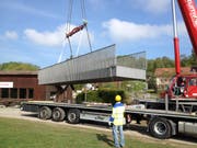 Installation einer typähnlichen Brücke mittels Mobilkran. (Bild: PD)