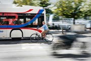 Velofahrer sind gemäss einer Umfrage von Pro Velo Schweiz nicht zufrieden mit der Infrastruktur in der Stadt Luzern. (Bild Roger Grütter)