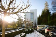 Ab Frühling 2014 ein Asylzentrum: das ehemalige Pflegeheim Hirschpark auf dem Gelände des Luzerner Kantonsspitals. (Bild: Manuela Jans / Neue LZ)