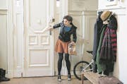 Nina Rubin lebt im hippen Berliner Altbau-Chic. (Bild: rbb)