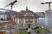Ausserhalb wie innerhalb des Krienser Gemeindehauses gibt es Baustellen. (Bild: Corinne Glanzmann (26. Februar 2018))