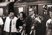 Hans Hürlimann und seine Frau Marie-Theres wurden in verschiedenen Gemeinden empfangen. (Bild: Staatsarchiv des Kantons Zug / Rupy Enzler)