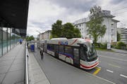 Das RBus-System (hier ein Bus beim Schappecenter) soll ausgebaut werden. (Bild: Pius Amrein (Kriens, 26. Juli 2017))