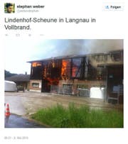 Die ausgebrannte Scheune in Langnau bei Reiden. (Bild: twitter.com (Screenshot))