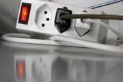 Die Strompreise im Kanton Zug geraten in Bewegung. (Bild: Keystone)
