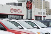 Toyota muss Fahrzeuge des Typs Prius und Lexus zurücknehmen. (Bild: EPA/TANNEN MAURY)