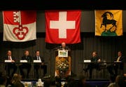Alt Bundesrat Christoph Blocher bei seiner Rede in Sachseln, in deren Umfeld sich die publik gemachte Geschichte abspielte. (Bild Manuela Jans/Neue LZ)