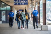 Die Nidwaldner Regierung beantragt im Rahmen der SVP-Motion beim Bund eine Personalerhöhung des Grenzwachtkorps. (Bild: Keystone)