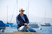 Passionierter Segler: «Brezelkönig» Stephan Bosshard bei der Seeburg in Luzern. In seiner Autobiografie erzählt er von seinem Glück. (Bild Dominik Wunderli)