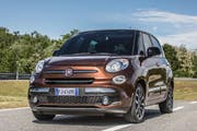 Der Cinquecento hat als Fiat 500 vor 10 Jahren ein erfolgreiches Comeback gefeiert. Inzwischen besteht die 500er-Familie aus acht neuen Modellen, in ganz unterschiedlichen Segmenten. Hier das Modell Fiat 500L. (Bild: Juri Baruffaldi)