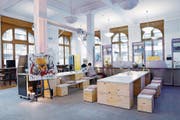 Die frühere Schalterhalle der ehemaligen Hauptpost ist kaum wiederzuerkennen. (Bild: Werner Schelbert (Zug, 7. Dezember 2017))