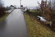 Das verunfallte Auto. (Bild: Zuger Polizei)