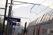 Bei der neuen Haltestelle Steinhausen Rigiblick stieg die Nachfrage im Jahr 2013 um 4,6 Prozent im Vergleich zu 2012. (Bild: Stefan Kaiser / Neue ZZ)