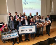 Übergabe des Checks. (Bild: Jérôme Martinu (Luzern, 28. November 2017))