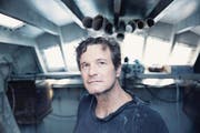 Der unerfahrene Segler Donald Crowhurst (Colin Firth) will einen Weltrekord aufstellen, hat aber schon zu Reisebeginn Probleme. (Bild: Impuls)