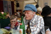 Das Luzerner Stadtoriginal André Wittlin an der Luga im Jahr 2012. (Bild: PD)