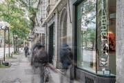 Die Ladenzeile an der Pilatusstrasse (mit Blick Richtung Pilatusplatz). (Bild: Nadia Schärli (Luzern, 12. September 2017))
