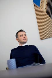 Alex Frei: «Wenn ich auf die Tabelle schaue, lache ich mich halb kaputt, weil YB nur vier Punkte vor uns ist.» (Bild Pius Amrein)