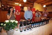 Franziska Kathriner, Albert Sigrist (Ehrenpräsident der SVP Obwalden), und die Kantonsräte Daniel Wyler und Peter Seiler. (Bild Roger Zbinden)