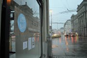 Hier, an der St.-Leodegar-Strasse mit Blick Richtung Schweizerhofquai, wird die «Äss-Bar» im April aufgehen. (Bild: Jonas von Flüe (Luzern, 16. Februar 2018))