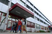 Passanten vor der Esec in Cham. (Archivbild Alexandra Wey/Neue ZZ)