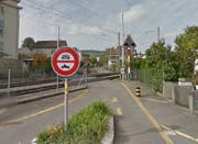 Der Bahnübergang Krienserstrasse soll aufgehoben werden. (Bild: Google Streetview)