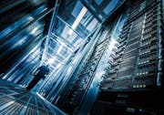 Hier werden grosse Datenmengen gespeichert: Blick in einen Serverraum. Bild: Thomas Trutschler/Getty