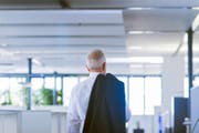 Je näher das Pensionsalter rückt, desto intensiver sollte man sich mit der Frage der Rentenauszahlung beschäftigen. (Bild: Getty)
