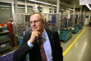 Anton Lauber, CEO von Schurter, muss bis Ende Monat entscheiden, ob Kurzarbeit eingeleitet werden muss. (Bild Chris Iseli/Neue LZ)