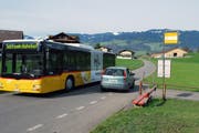 Auch in Zukunft fährt das Postauto von Flüeli-Ranft nur bis zum Bahnhof Sachseln. (Archivbild Neue OZ)