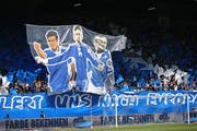 Die Luzerner Fans mit einer Choreographie vor einem Spiel im Frühling dieses Jahres. (Bild: Philipp Schmidli / Neue LZ)