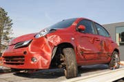 Der Lenker dieses Autos konnte nicht mehr weiterfahren. (Bild: Luzerner Polizei)