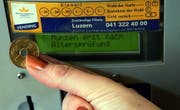 In Zug braucht es Jetons für die Zigarettenautomaten. (Bild Werner Schelbert/Neue ZZ)